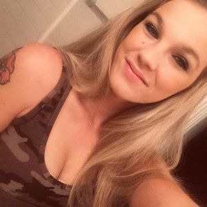 Meet your Posher, Caitlin